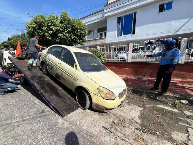 Vehículos abandonados fueron inmovilizados en los sectores de La Troncal, Tacarigua y Escallón Villa