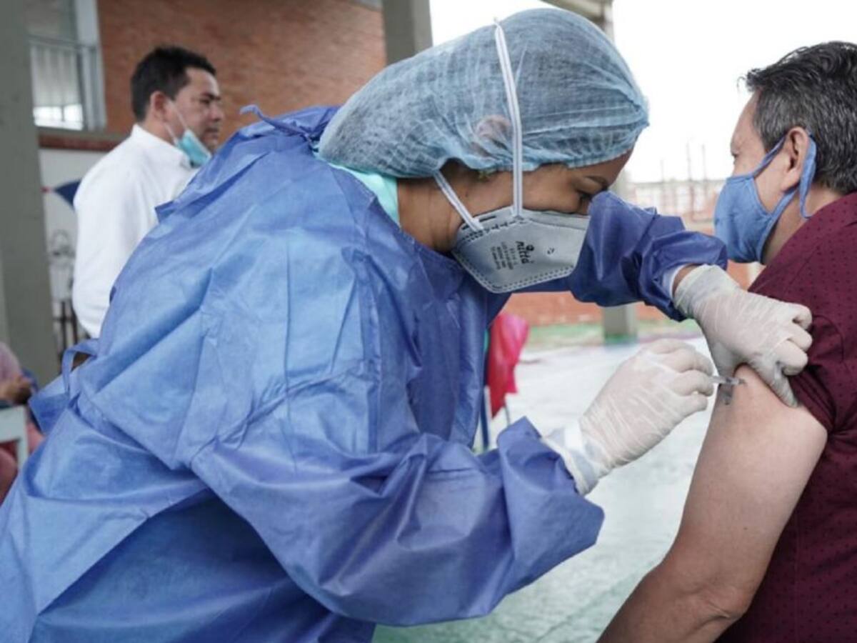 Bucaramanga reanudó aplicación de primeras dosis