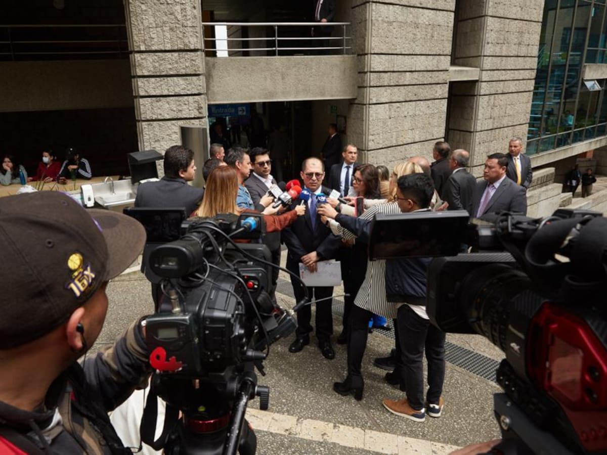 Fiscal General: Presidente Petro le está poniendo una lápida a funcionarios judiciales
