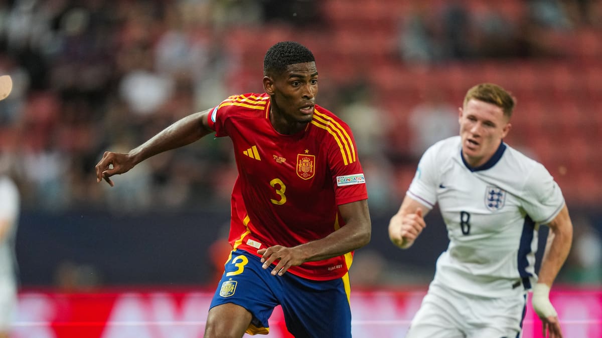 Néstor Lorenzo pierde una opción en zona defensiva: Christian Mosquera, convocado a España