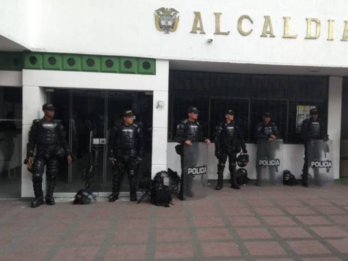 Tumaqueños impidieron ingreso de alcalde encargado