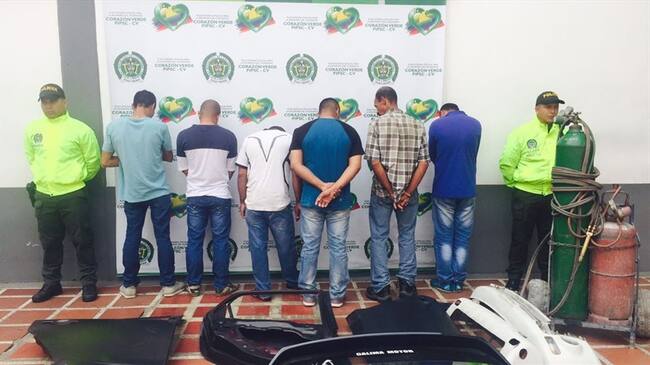 Las autoridades capturaron a seis presuntos integrantes de la banda "Los vaqueros". Foto: Colprensa