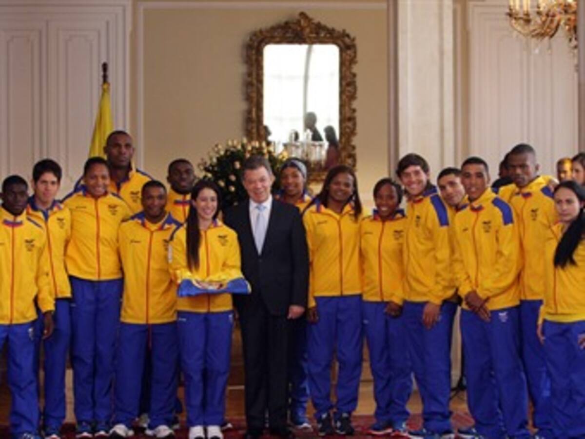 Delegación colombiana de Juegos Bolivarianos recibió la bandera