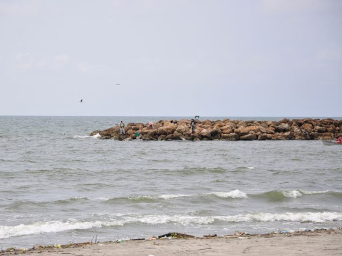 Por fuertes vientos refuerzan seguridad en las playas del Atlántico