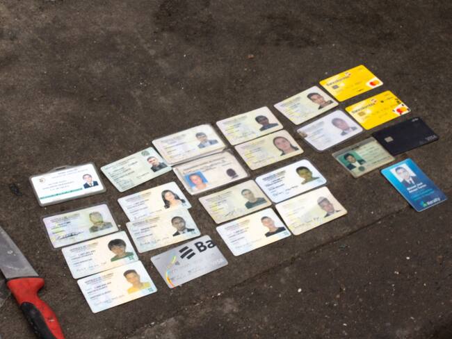 Incautan medicamentos adulterados, cédulas y tarjetas de crédito hurtadas en Bogotá