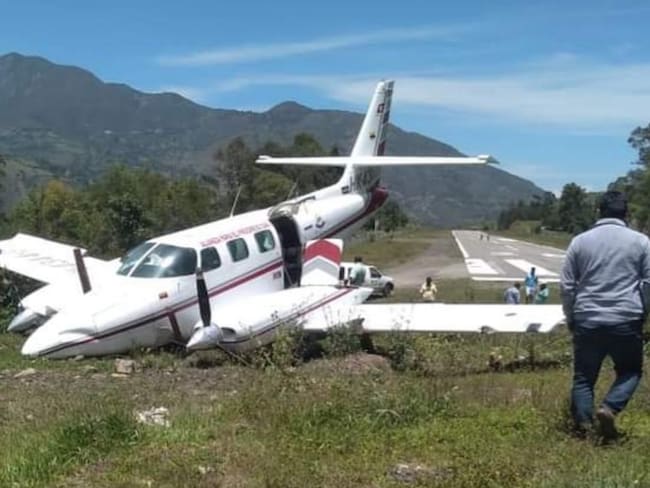 Ilesas tres personas en accidente aéreo en Boyacá