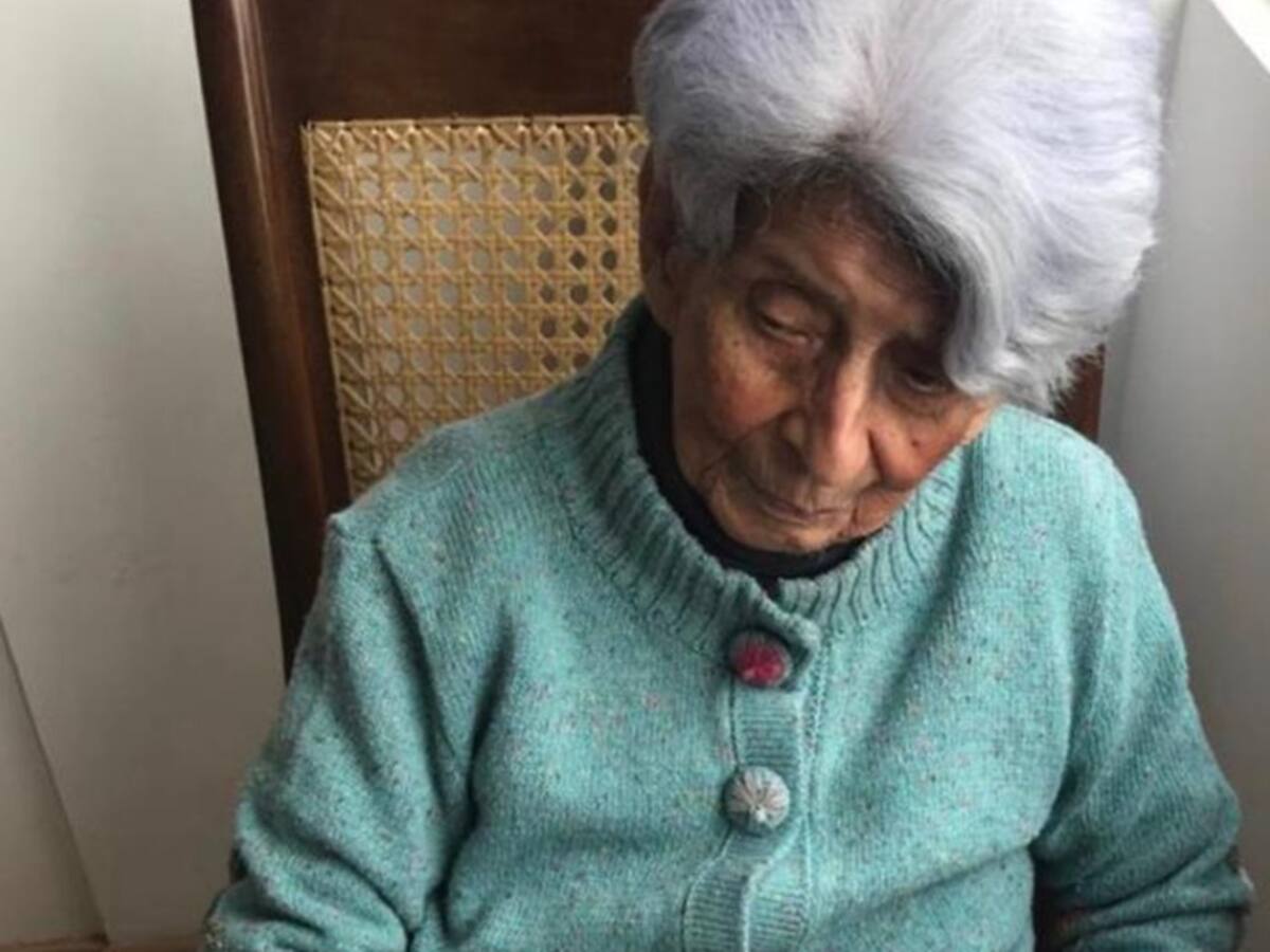Abuela de 100 años vende sus pinturas para ayudar al Chocó