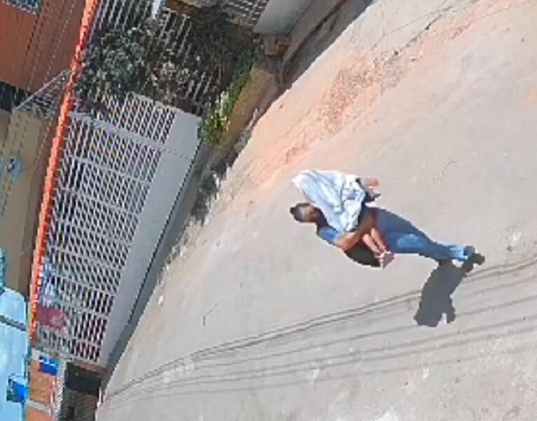 Mujer rapta a niña en Floridablanca