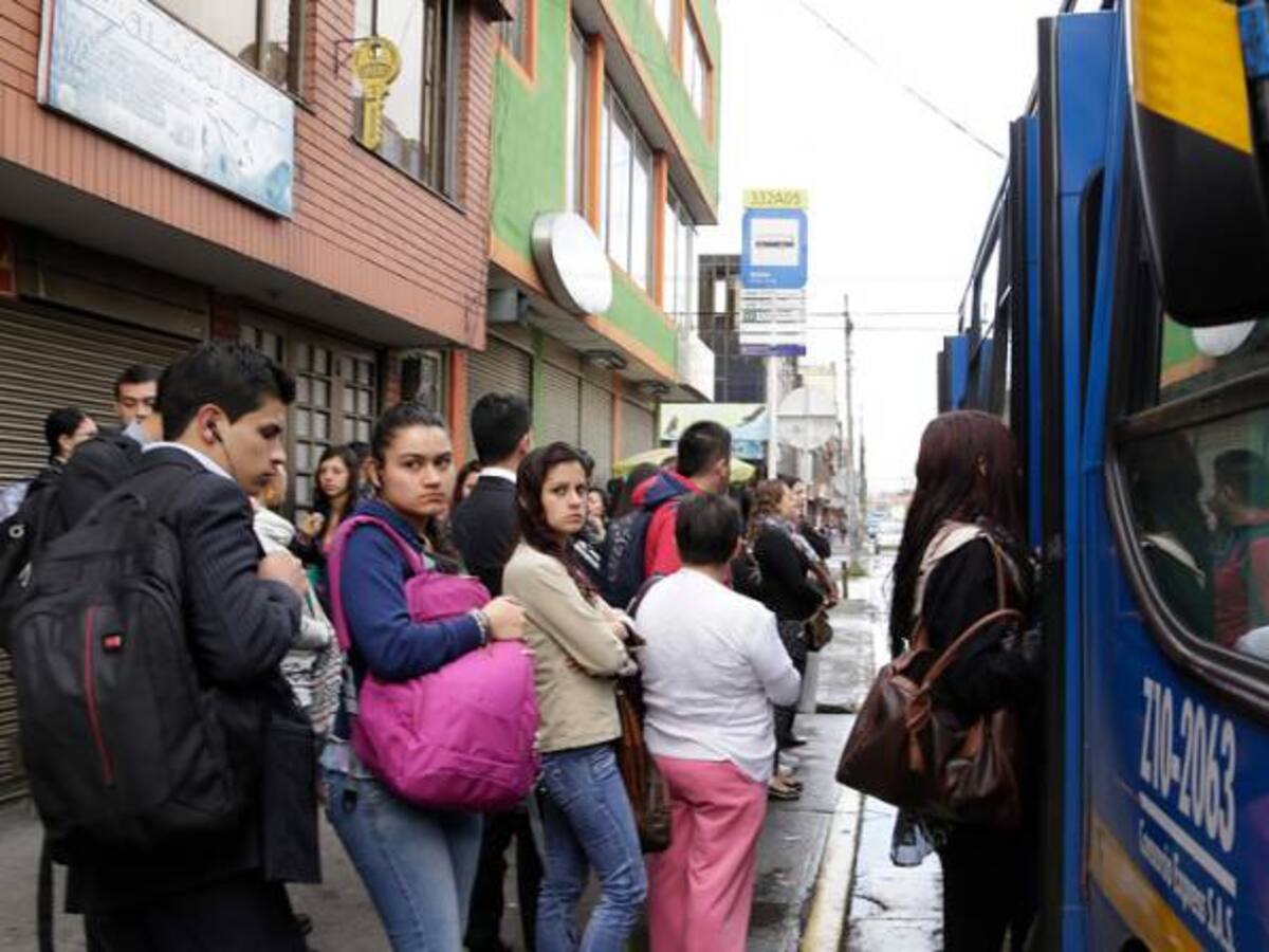 "Hay que renegociar los contratos del SITP": experto en movilidad