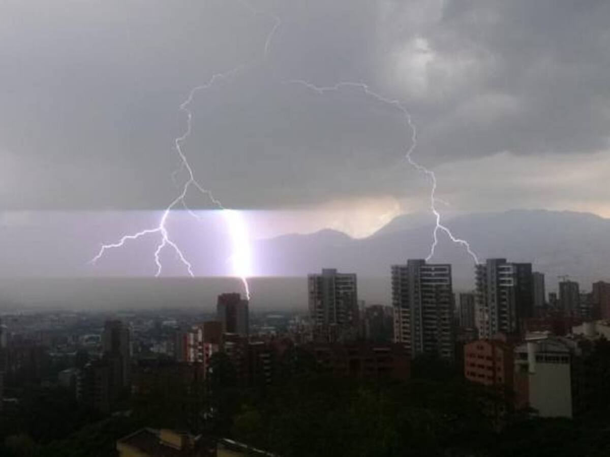 221 descargas eléctricas cayeron en el Valle de Aburrá