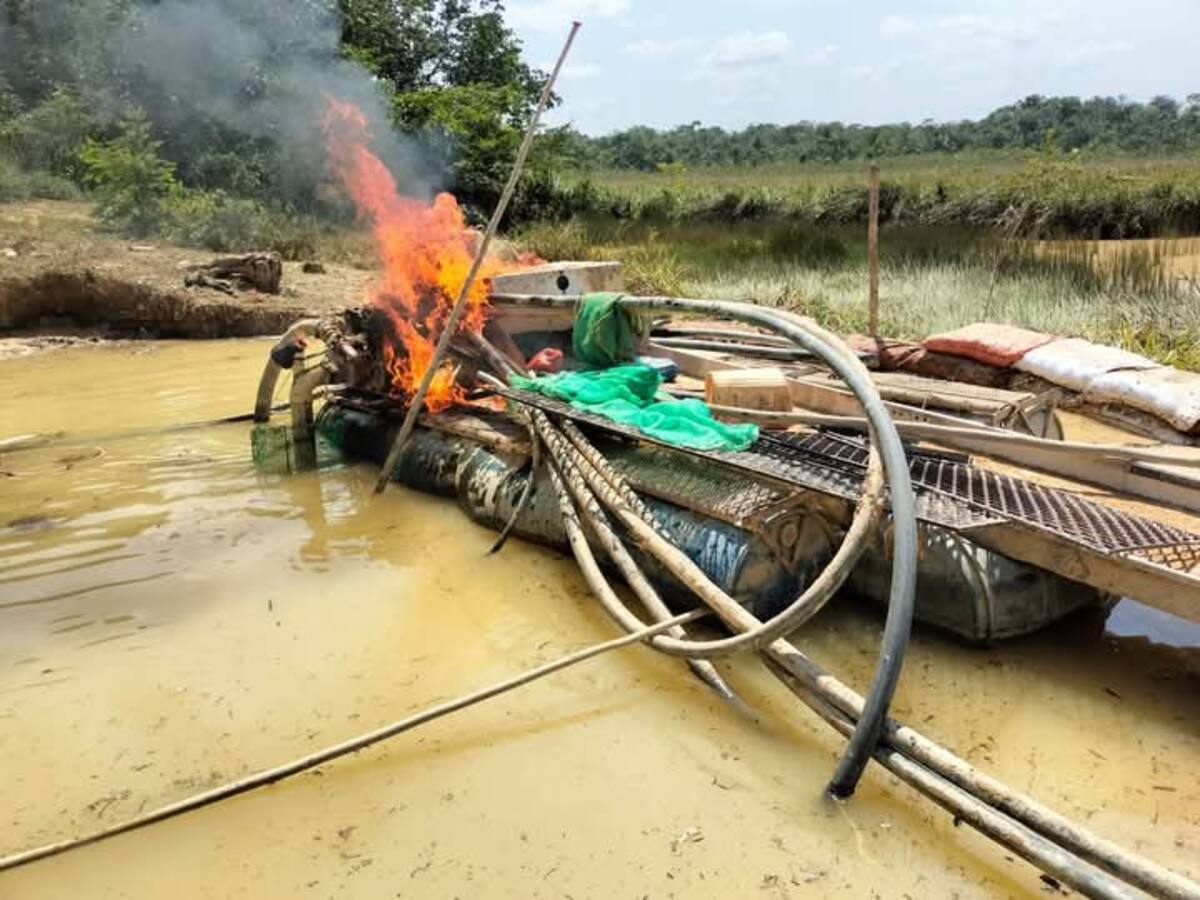 ¡Golpe a la minería ilegal! Capturan a 3 personas por explotación de yacimientos en Santander