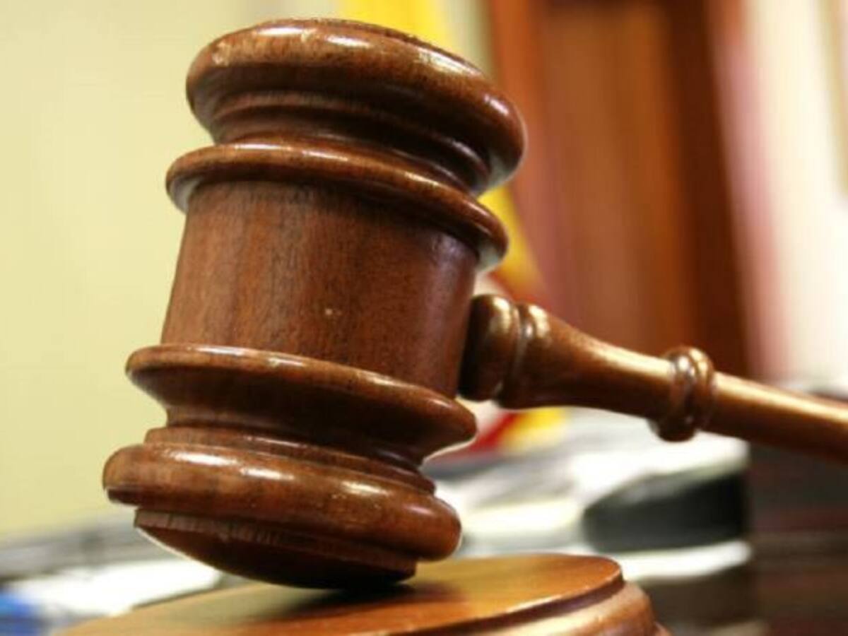 Detenidos juez y dos exjueces por irregularidades