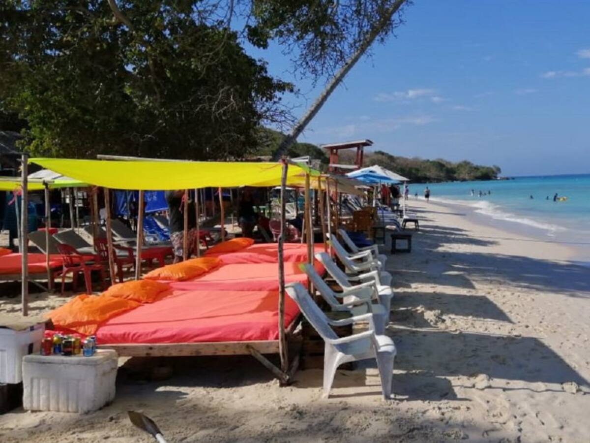 Gobierno buscará regular servicios turísticos en playas de Colombia