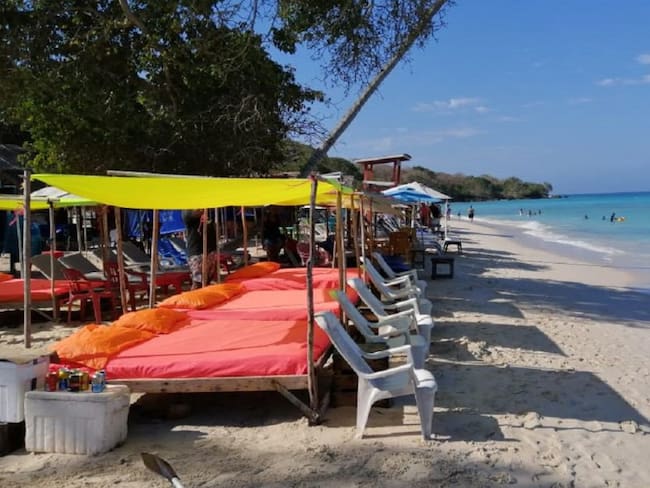 Gobierno buscará regular servicios turísticos en playas de Colombia