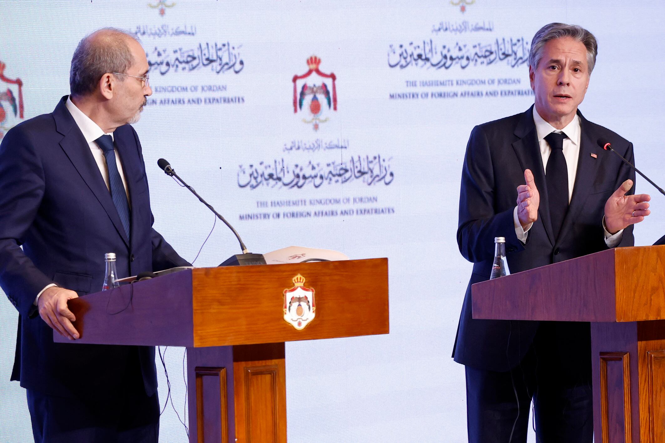 US Secretary of State Antony Blinken (R) and Jordanian Deputy Prime Minister and Foreign Minister Ayman Safadi hold a press conference, after meetings amid the ongoing conflict between Israel and the Palestinian group Hamas, in Amman on November 4, 2023. (Photo by JONATHAN ERNST / POOL / AFP) (Photo by JONATHAN ERNST/POOL/AFP via Getty Images)