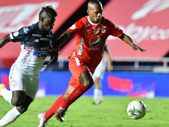 Velasco: "El VAR limita mucho el fútbol y detiene el juego"