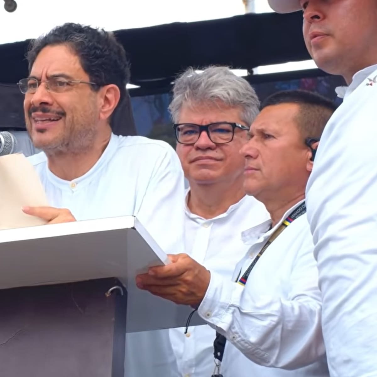 Iván Cepeda anuncia denuncia penal contra Efraín Cepeda por señalamientos de “guerrillero”