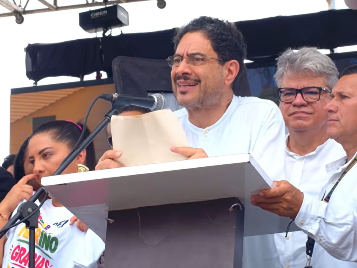 Cepeda reitera que no reconocerá el gobierno De la Espriella y lanza fuertes señalamientos