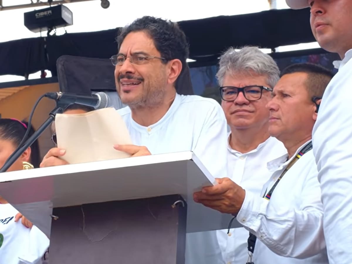 Cepeda reitera que no reconocerá el gobierno De la Espriella y lanza fuertes señalamientos