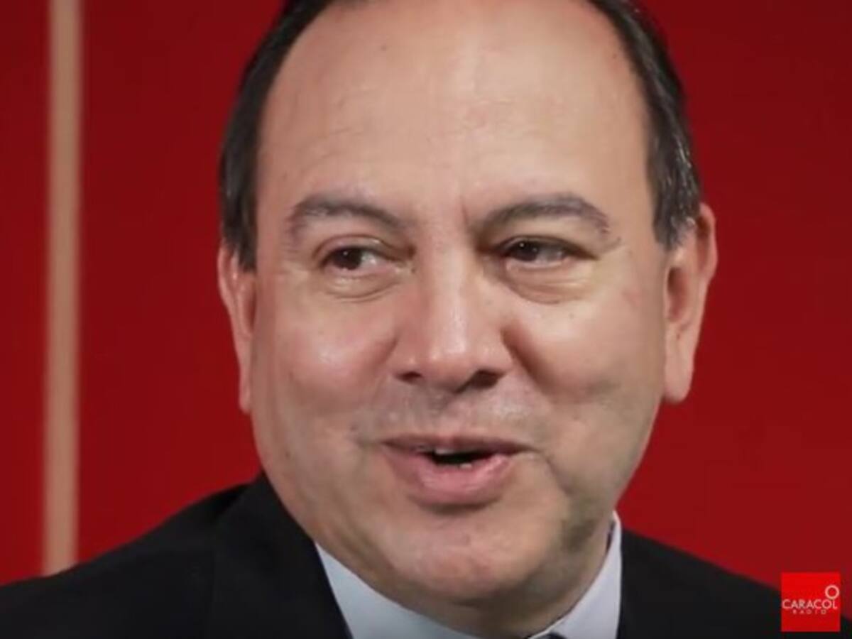 Santiago Perdomo explica por qué un banquero lleva poco efectivo