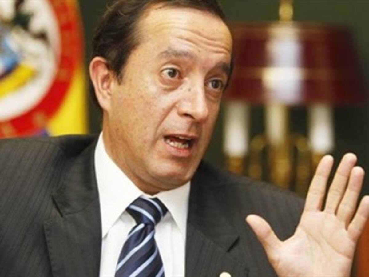 Buscan encuentro Uribe - Corte Suprema para discutir nombramiento de nuevo fiscal general