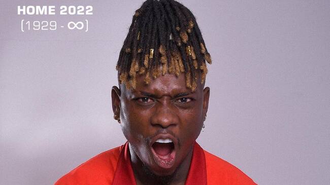 Déinner Quiñones luce la nueva camiseta del América de Cali.