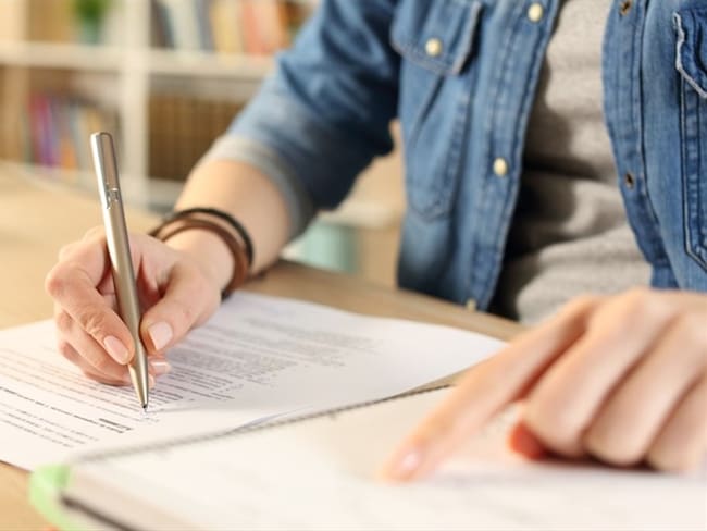 Más de 500 personas que resultaron elegidas están esperando a que el Ministerio de Ciencia desembolse los recursos del programa.. Foto: Getty Images