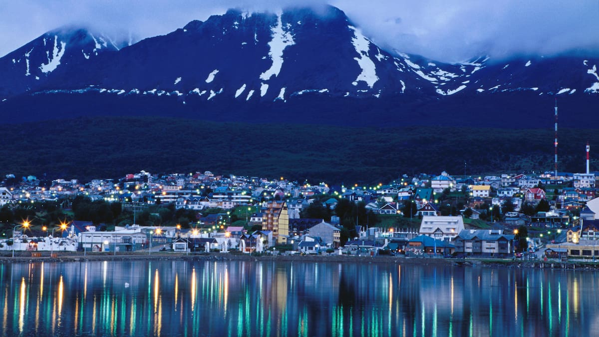 ¿En dónde queda Ushuaia, la ciudad considerada el fin del mundo, y por qué se le dice así?