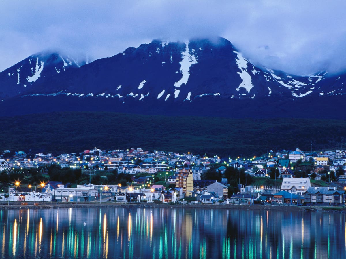 ¿En dónde queda Ushuaia, la ciudad considerada el fin del mundo, y por qué se le dice así?