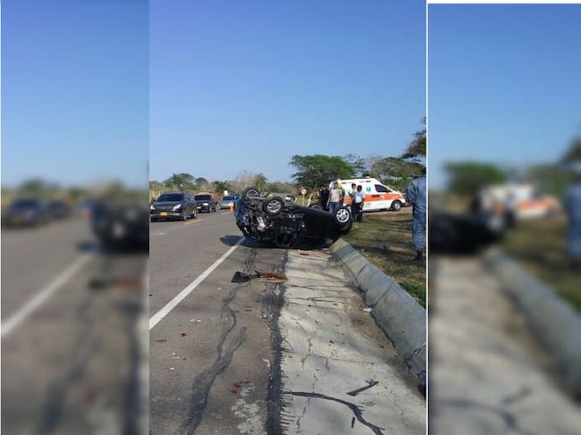 Así quedó el automóvil Kia Picanto en el que se transportaban la presentadora de televisión y su familia.