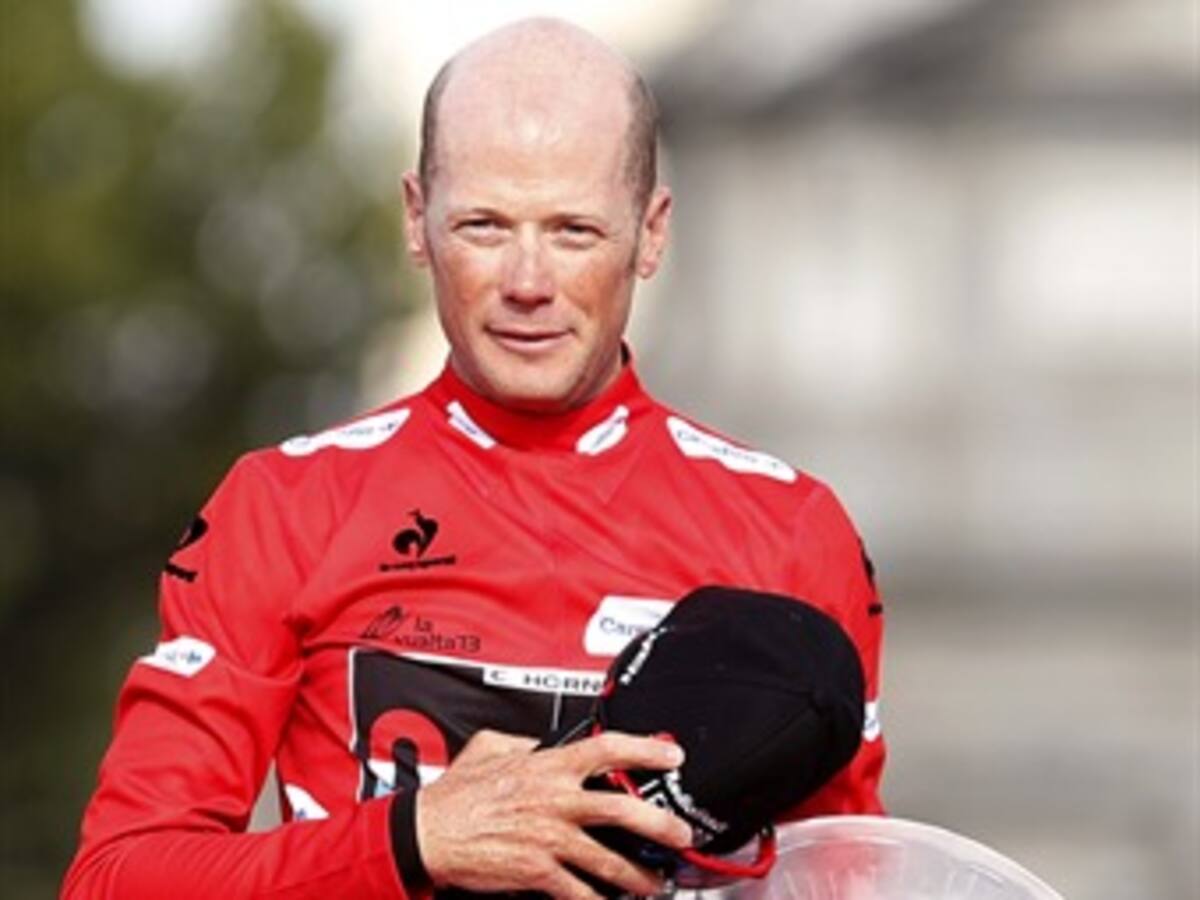 El veterano Chris Horner celebró por lo alto su título de la Vuelta a España