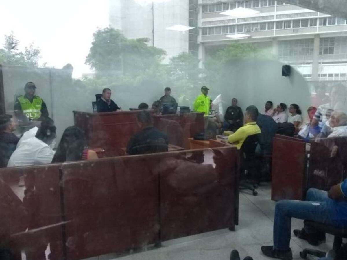 Legalizan captura de 14 policías señalados de desaparecer droga