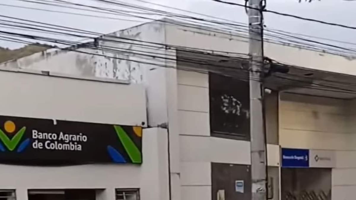 Explosión contra sede del Banco Agrario en el municipio de Gigante-Huila