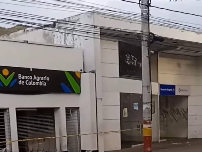 Explosivo contra sede del Banco Agrario en Gigante-Huila. Foto Cortesía.