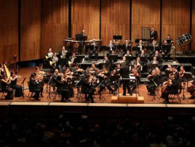 Orquesta Filarmónica y Santiago Botero dan vuelta a Colombia musical