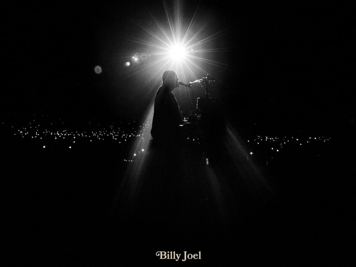 BILLY JOEL lanza el primer single nuevo en décadas “TURN THE LIGHTS BACK ON”