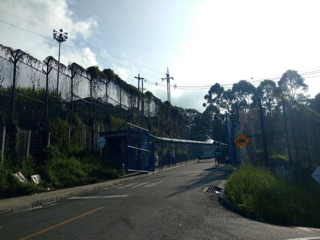 En cárcel El Pedregal de Medellín, internos siguen en huelga de hambre