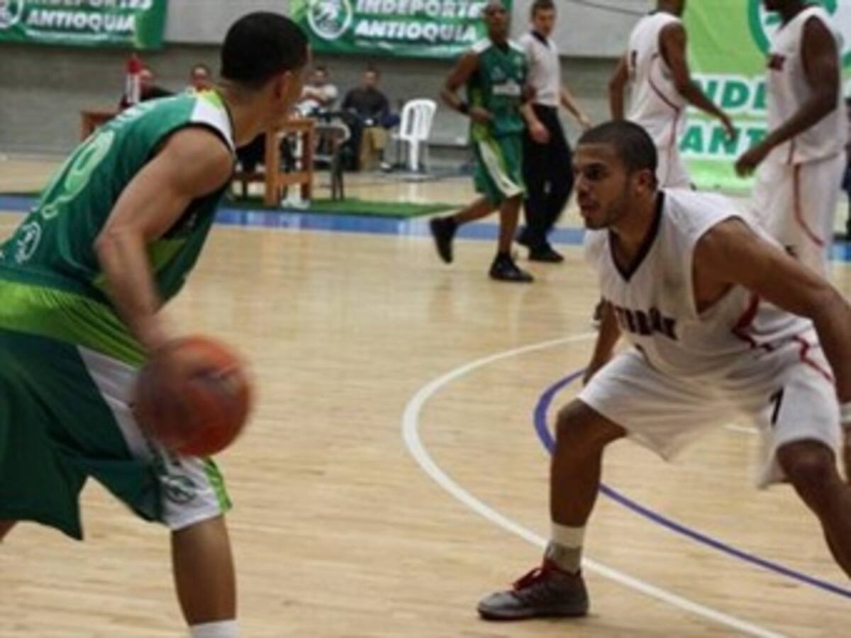 Orgullo Paisa ganó en su debut en la Copa Invitacional de Baloncesto
