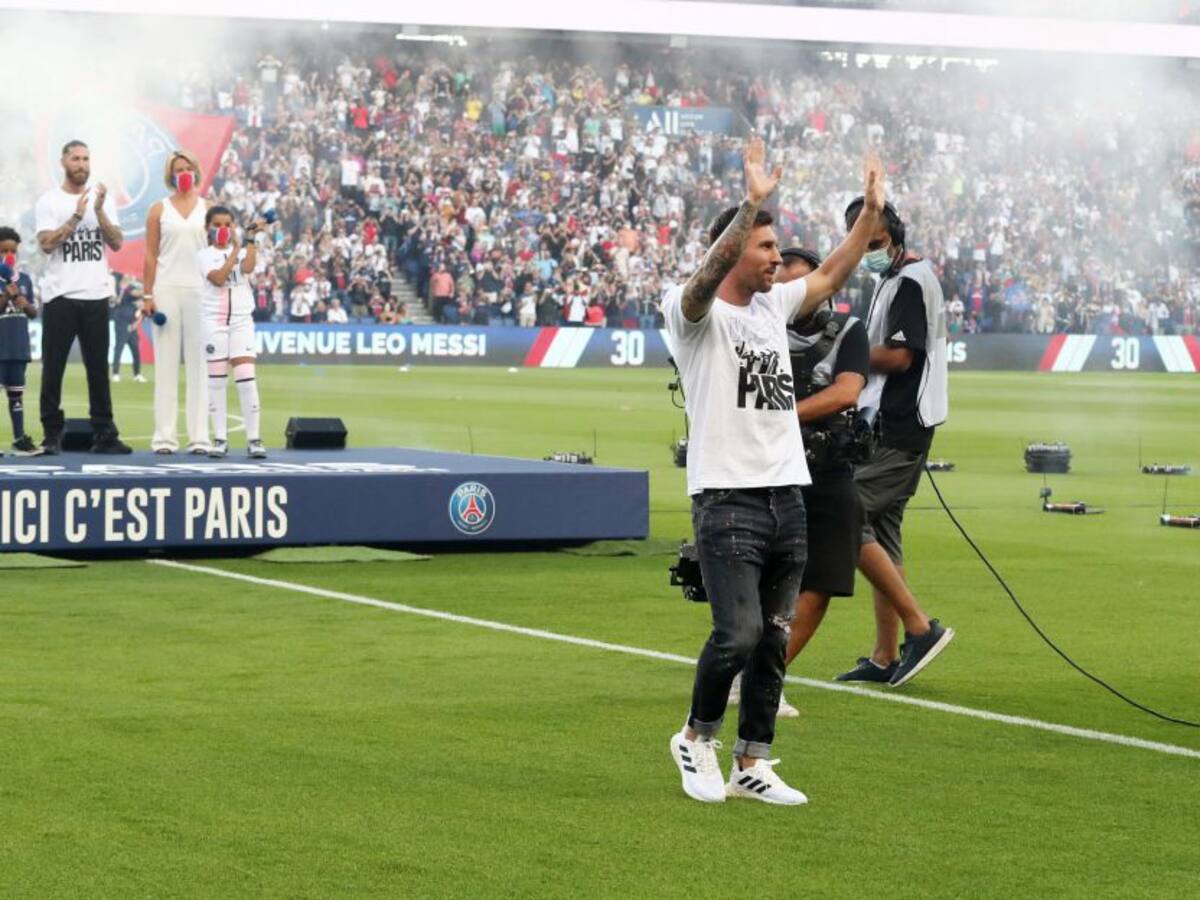 Ensordecedora ovación a Messi en el Parque los Príncipes en triunfo de PSG