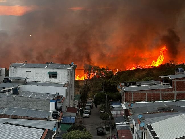 Se salieron de control, los generados por las manos del hombre. Foto Bomberos Oficiales.