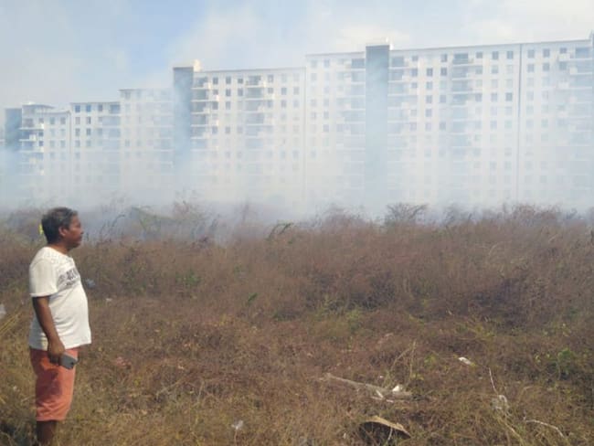 Bomberos atiende incendio forestal en Cartagena