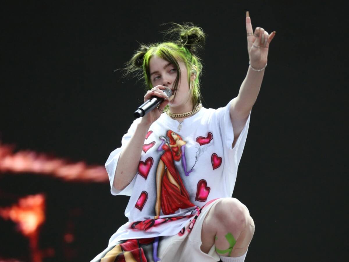 Billie Eilish se quita la ropa en pleno concierto a modo de protesta