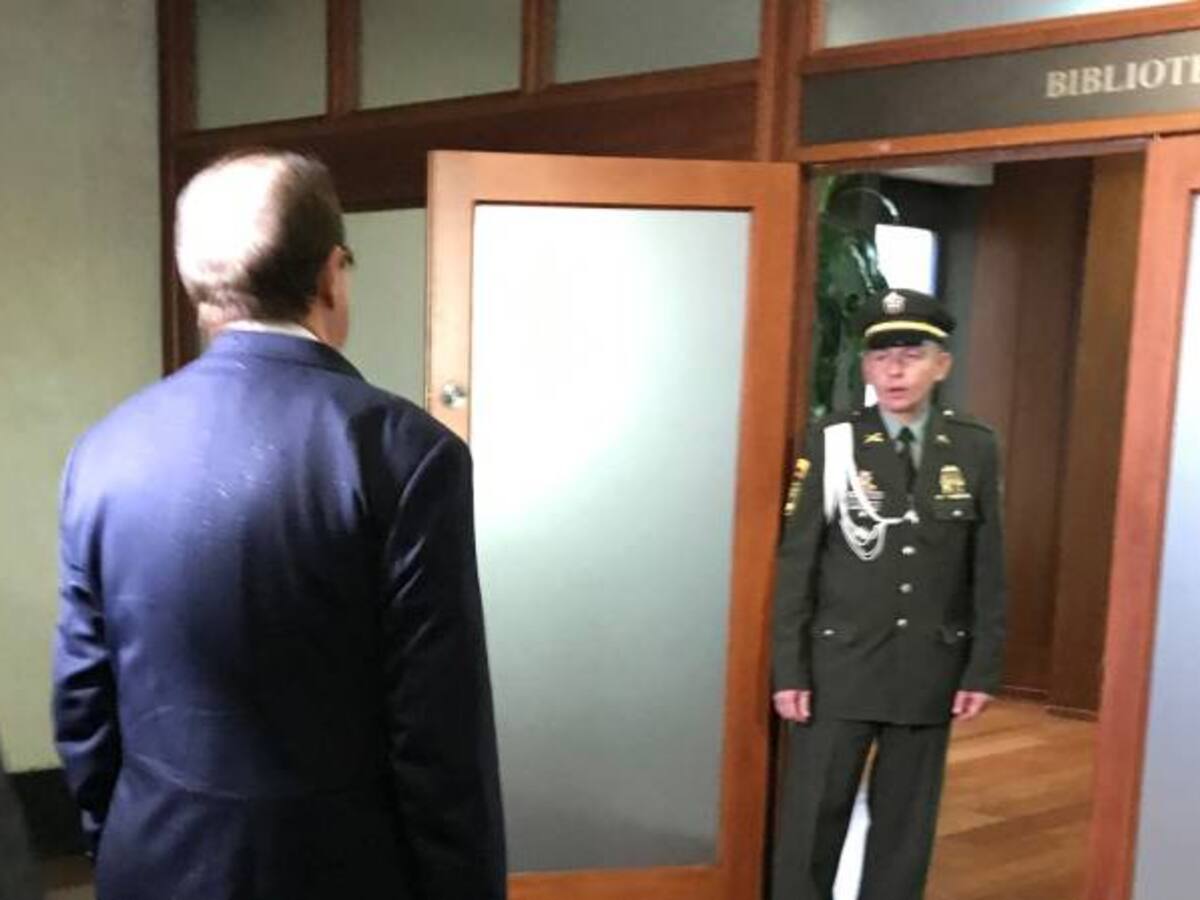 El exmagistrado Bustos llegó a la Corte Suprema para declarar sobre el caso de Musa Besaile