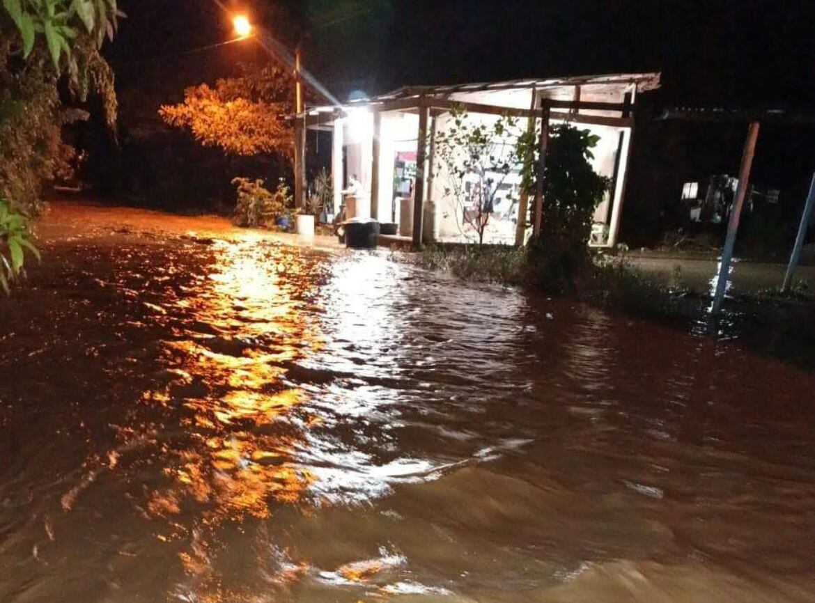 Desbordamiento de un río dejó 130 familias afectadas en Turbo, Antioquia. Foto: Cortesía.