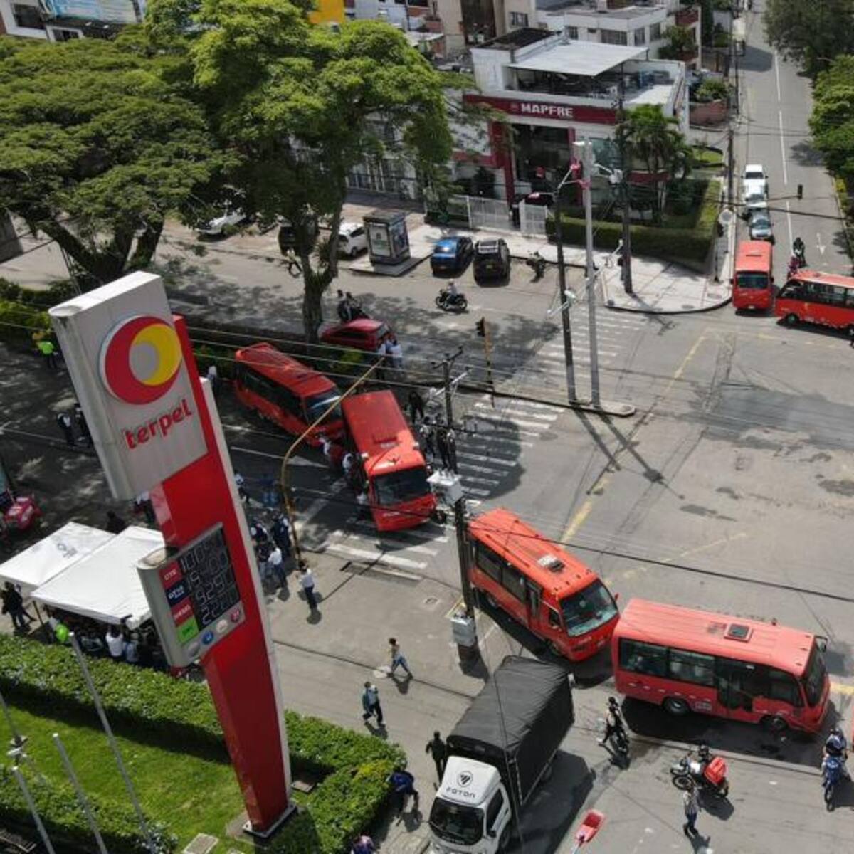 Gremios económicos de Ibagué urgen solución a paro de transportadores