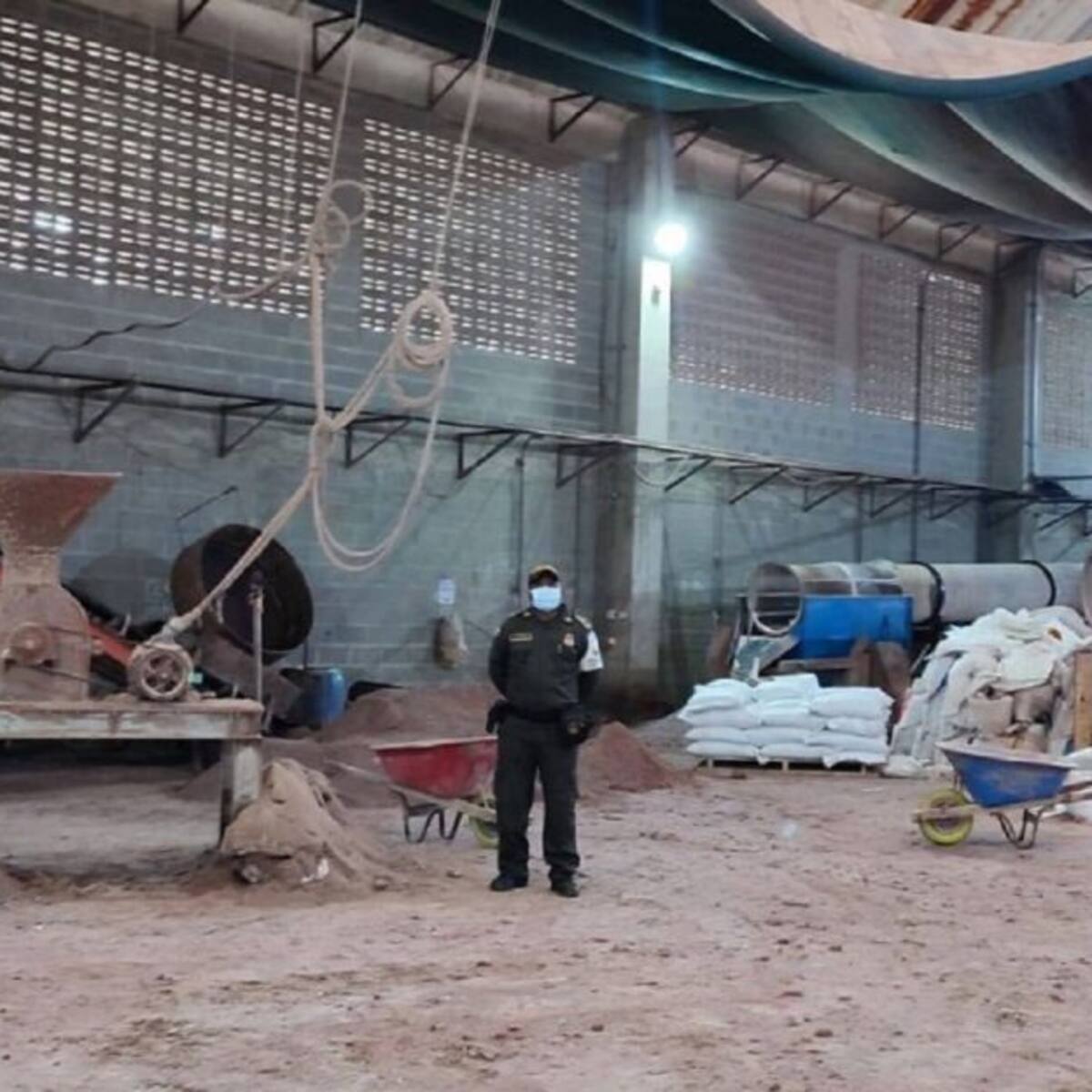 Incautan más de 1.000 bultos de fertilizantes de contrabando en Soledad