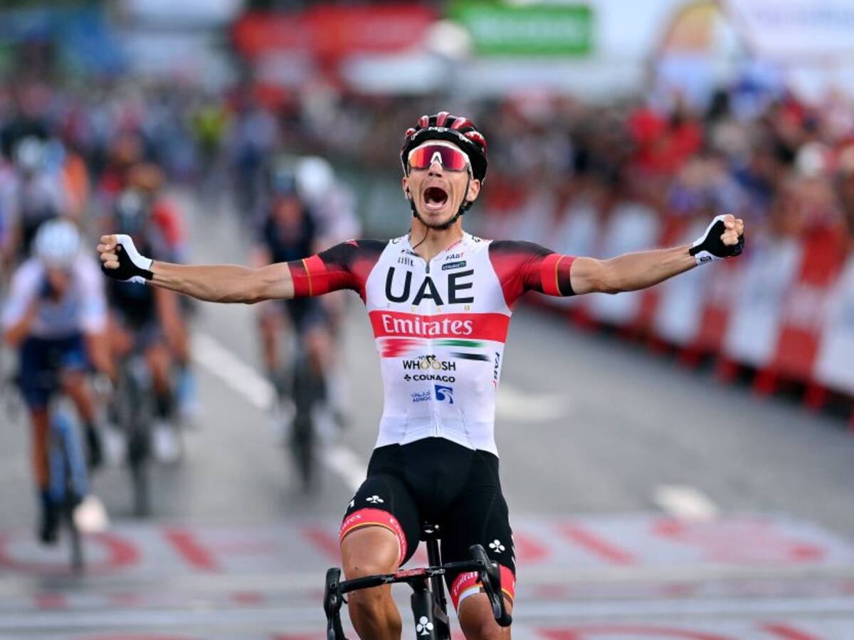 Juan Sebastián Molano ganó la última etapa de La Vuelta; Evenepoel, campeón