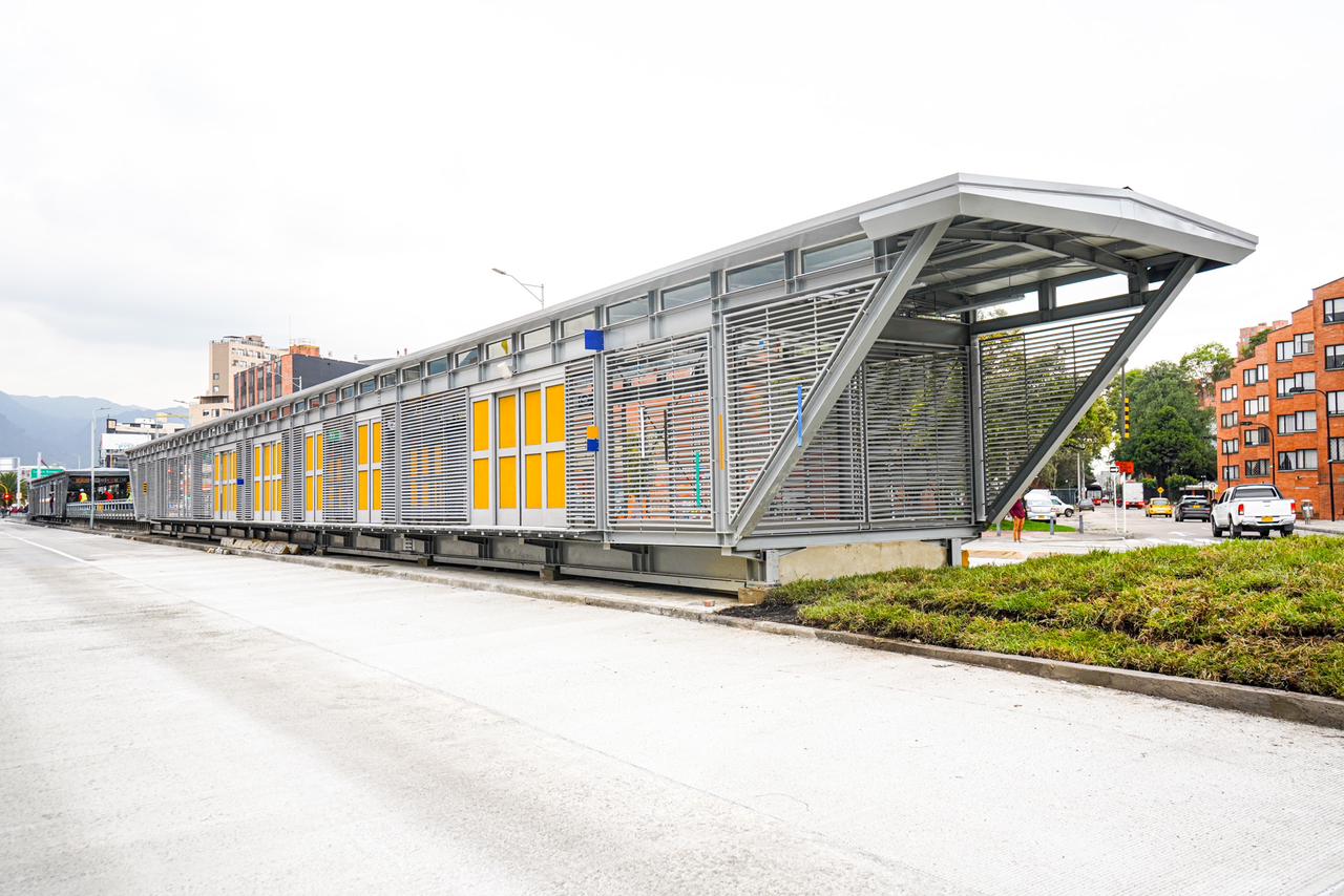 Estación de TransMilenio Puente Largo. Cortesía: IDU