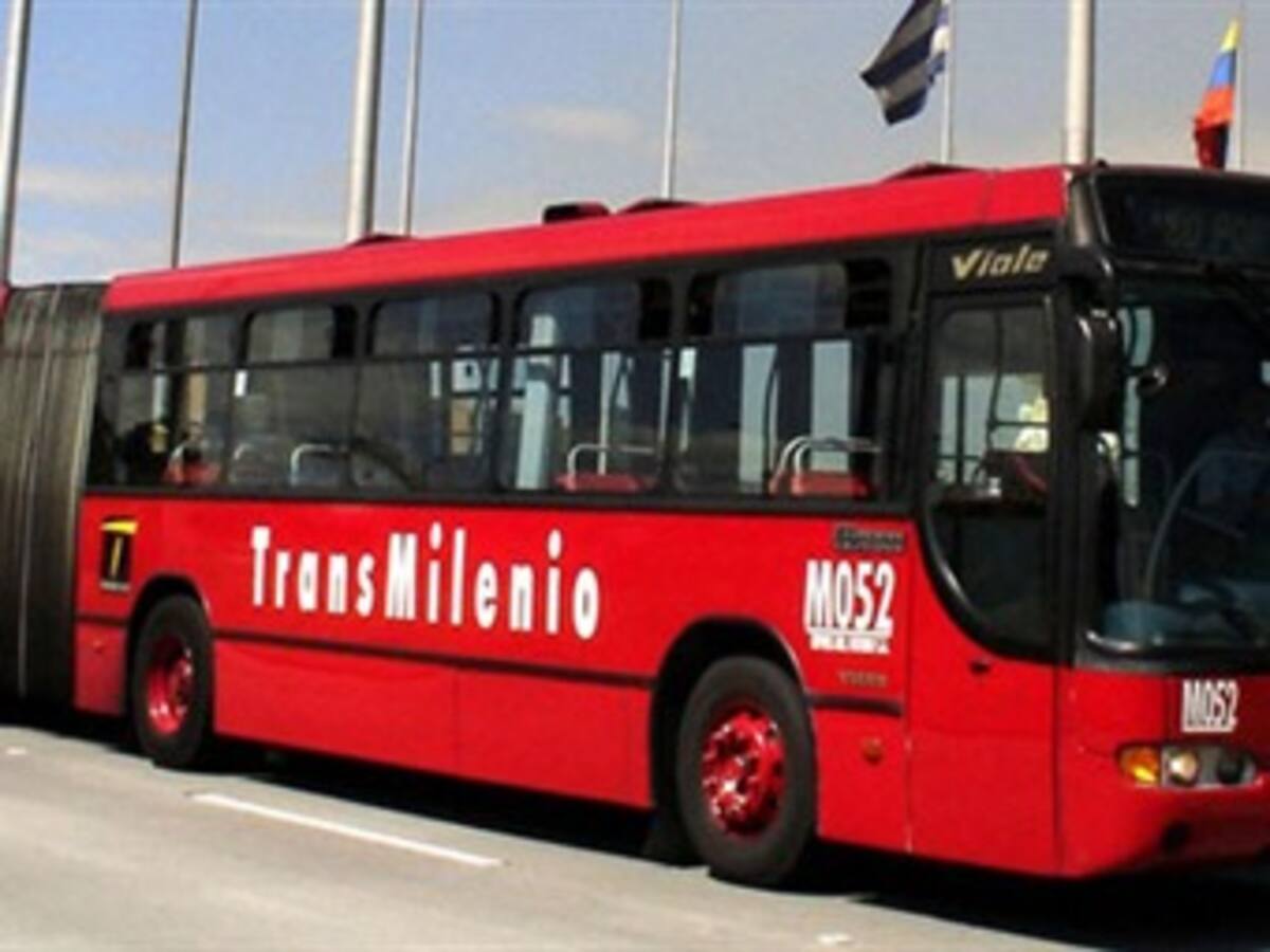 A finales de abril comenzaría a funcionar de lleno Transmilenio por la Carrera Décima