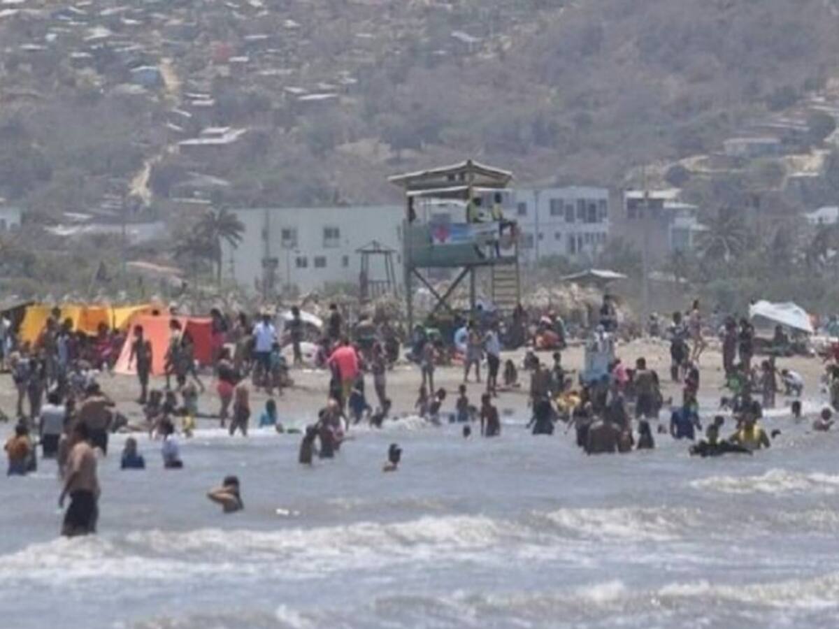 Masiva asistencia en playas del Atlántico sin cumplir protocolos